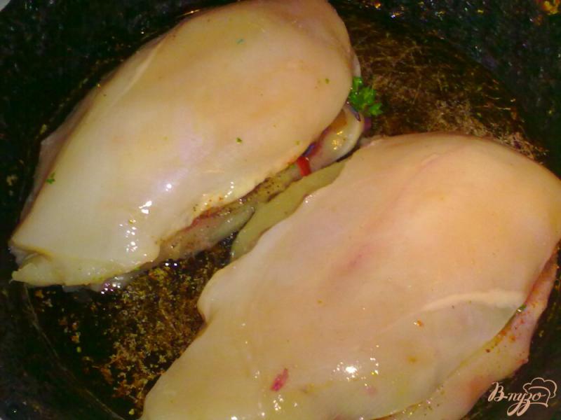 Фото приготовление рецепта: Куриное филе с виноградом шаг №7