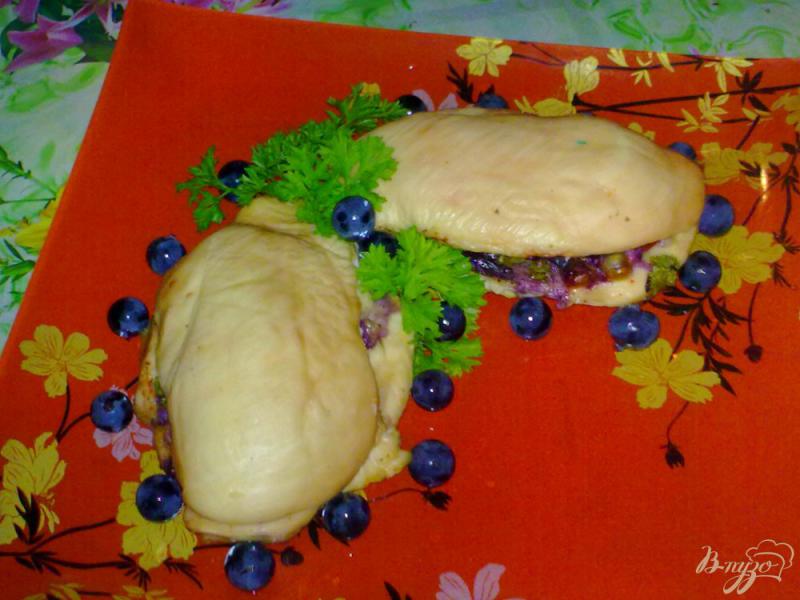 Фото приготовление рецепта: Куриное филе с виноградом шаг №8