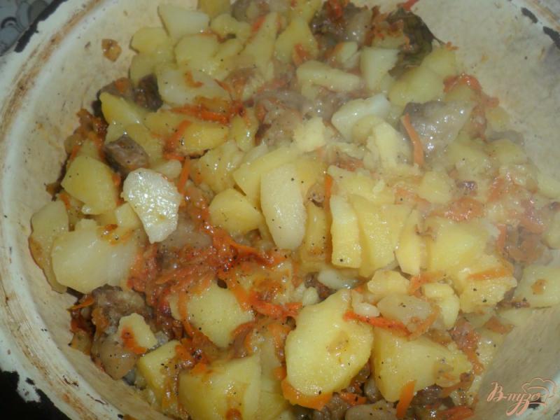Фото приготовление рецепта: Тушеный картофель на газу шаг №4