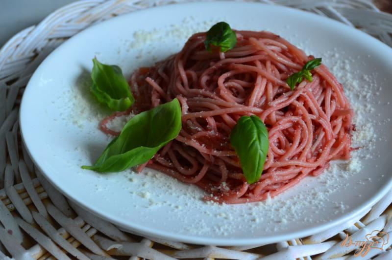 Фото приготовление рецепта: Спагетти со свеклой и сыром маскарпоне шаг №5