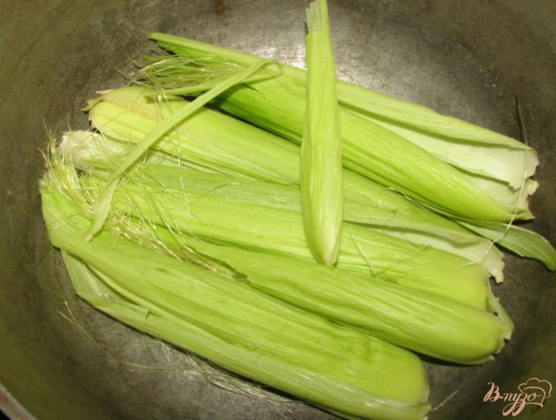 Фото приготовление рецепта: Вареная кукуруза по домашнему шаг №2