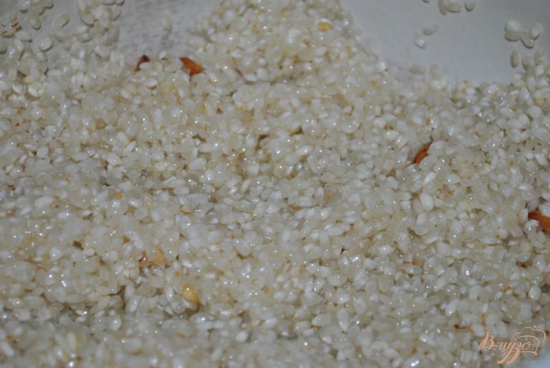 Фото приготовление рецепта: Рис по-боливийски шаг №3