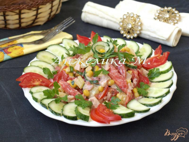 Фото приготовление рецепта: Лёгкий салат с копчёной курицей шаг №5