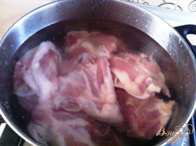 Фото приготовление рецепта: Куриный бульон с вермишелью шаг №2