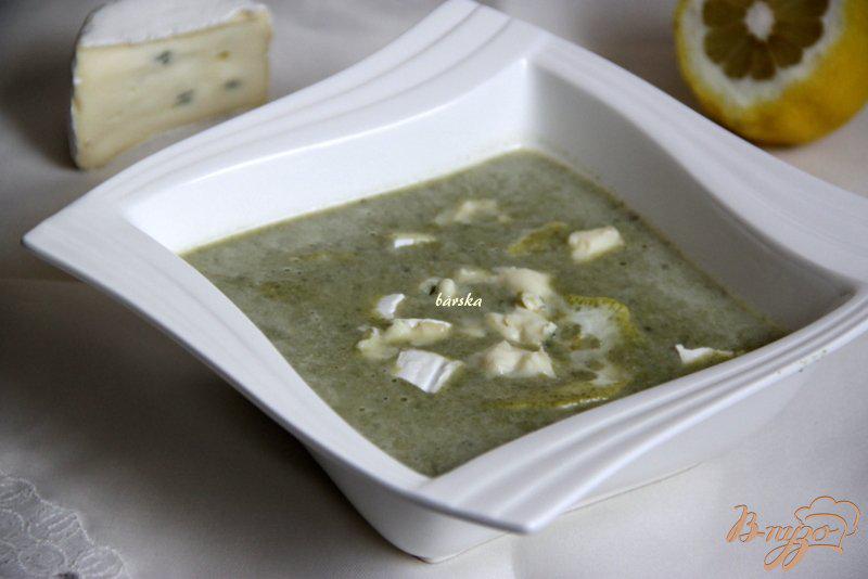 Фото приготовление рецепта: Суп-пюре со шпинатом и голубым сыром шаг №7