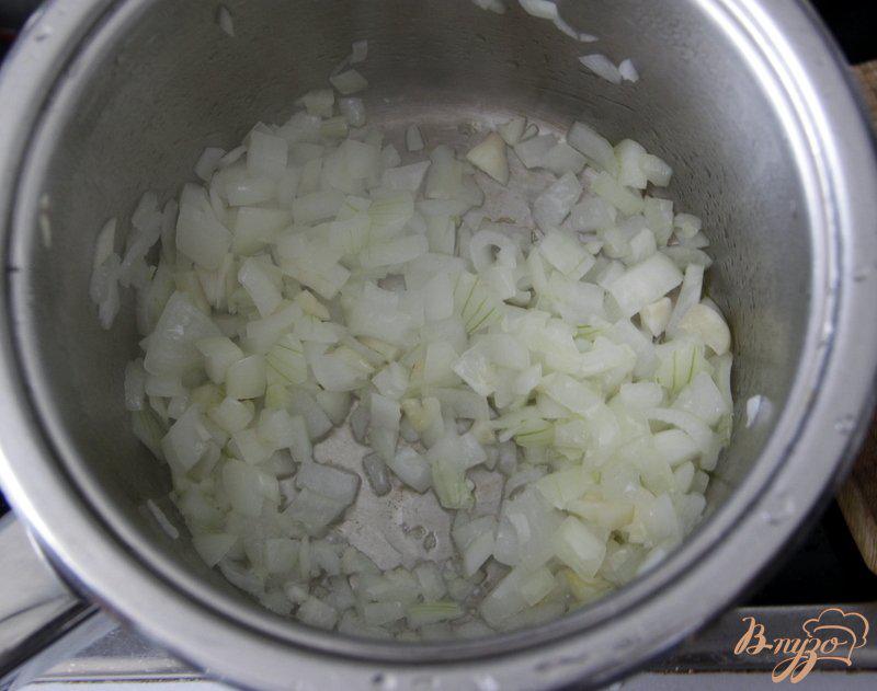 Фото приготовление рецепта: Суп-пюре со шпинатом и голубым сыром шаг №1