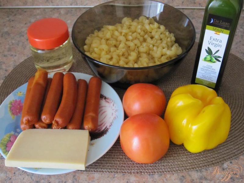 Фото приготовление рецепта: Колбаски с пастой и пармезаном шаг №1