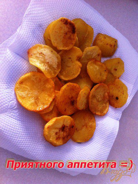 Фото приготовление рецепта: Картофельные чипсы шаг №4