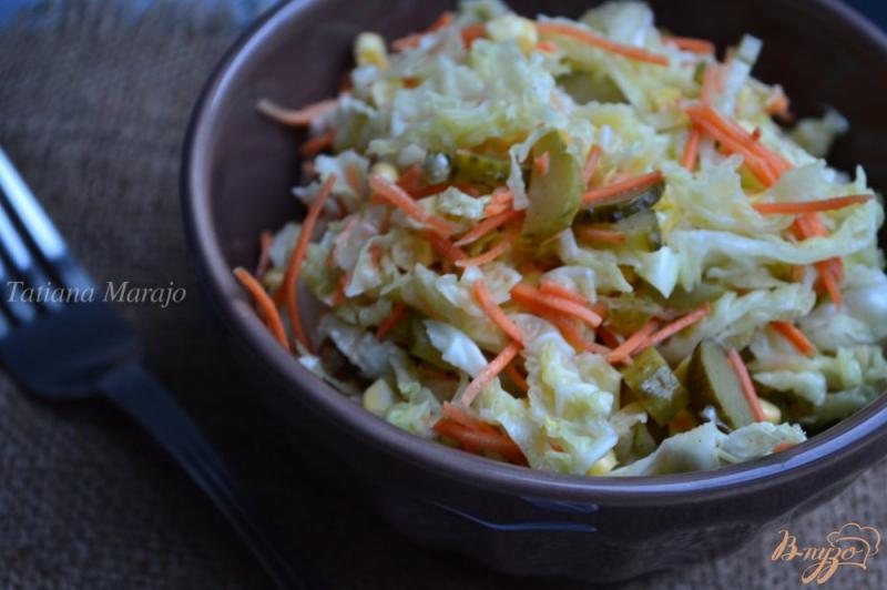Фото приготовление рецепта: Капустный салат с маринованным огурчиком шаг №5