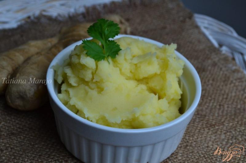 Фото приготовление рецепта: Картофельное пюре с имбирем шаг №3