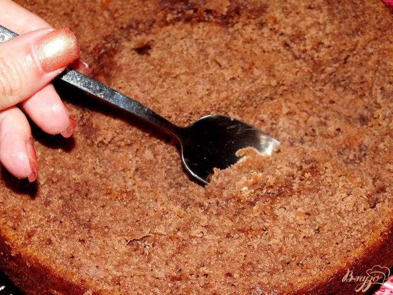 Фото приготовление рецепта: Творожный торт «черный трюфель» шаг №9