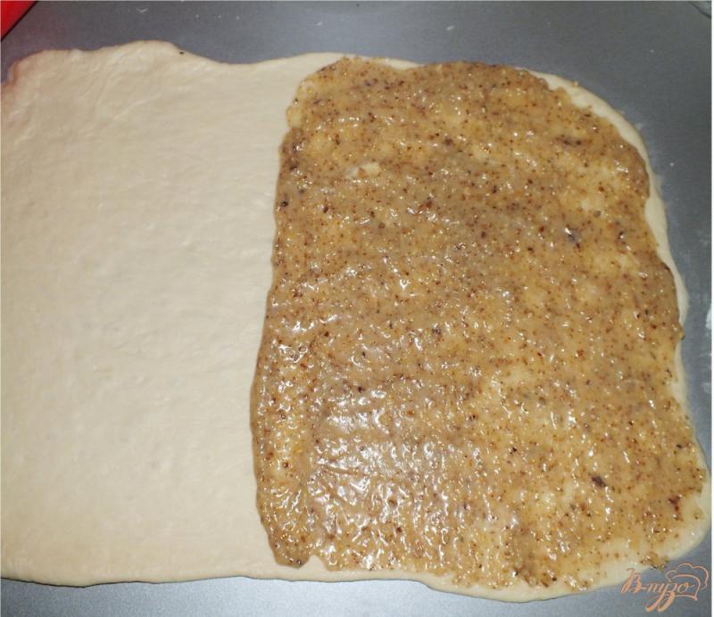 Фото приготовление рецепта: Ореховые косички в карамели шаг №3