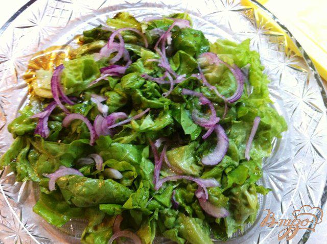 Фото приготовление рецепта: Салат с овощами и пастромой шаг №7