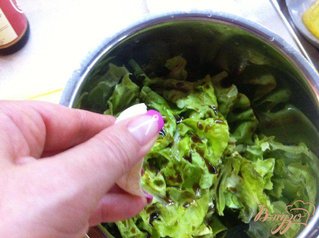 Фото приготовление рецепта: Салат с овощами и пастромой шаг №2
