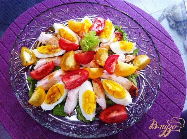 Фото приготовление рецепта: Салат с овощами и пастромой шаг №9