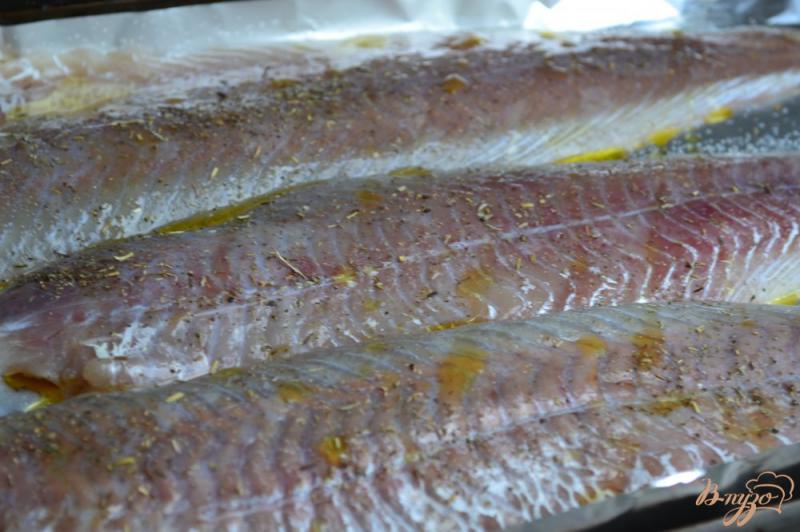 Фото приготовление рецепта: Рыба со сливочным маслом с миндалем шаг №1