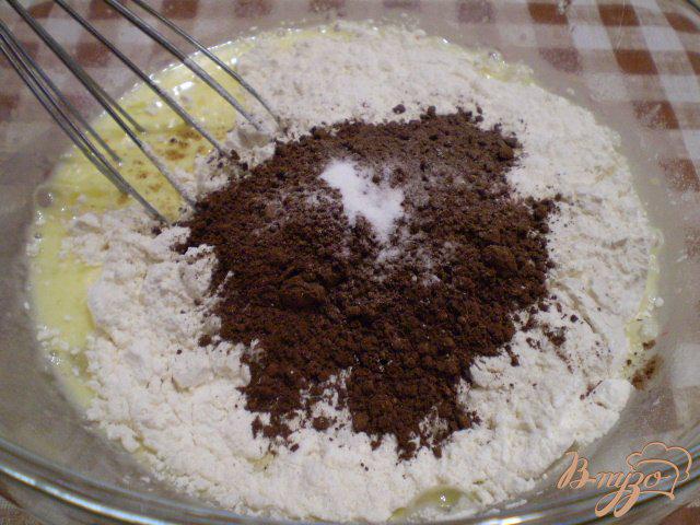 Фото приготовление рецепта: Шоколадные блинчики с начинкой запеченные в духовке шаг №5