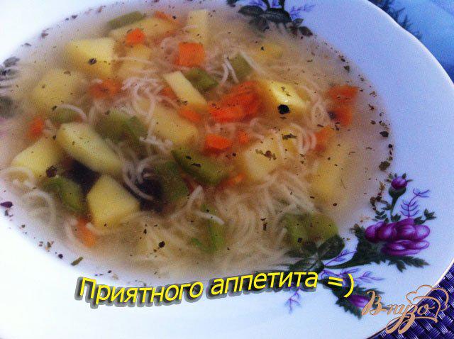 Фото приготовление рецепта: Суп из ребрышек с вермишелью шаг №7