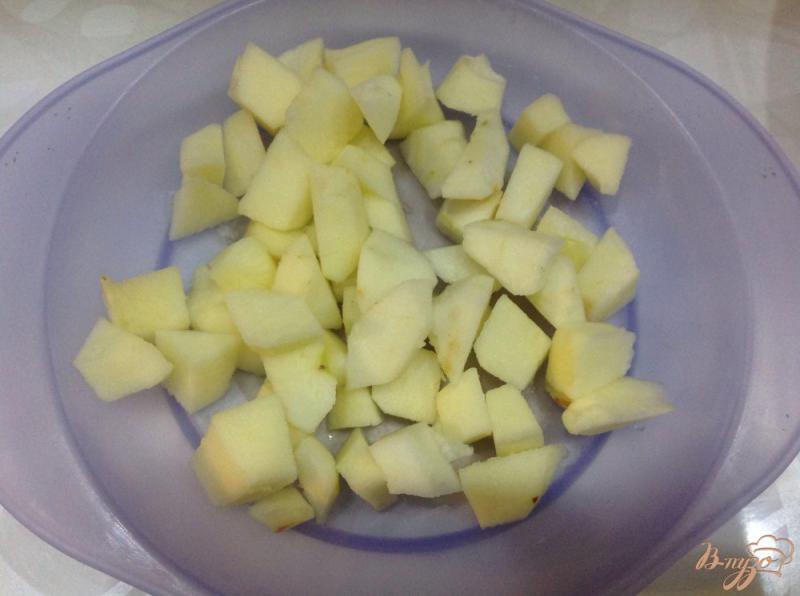 Фото приготовление рецепта: Кексы с яблоками шаг №4