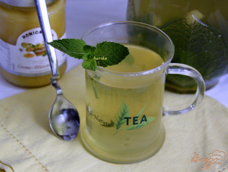 Фото приготовление рецепта: Мятный чай с имбирем и медом шаг №4