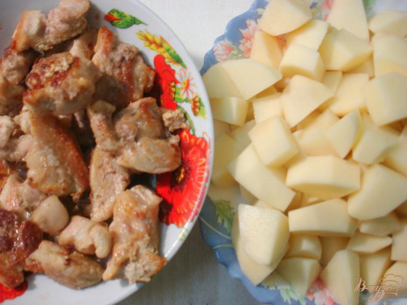 Фото приготовление рецепта: Чанахи в горщочках, с фасолью и баклажанами шаг №2