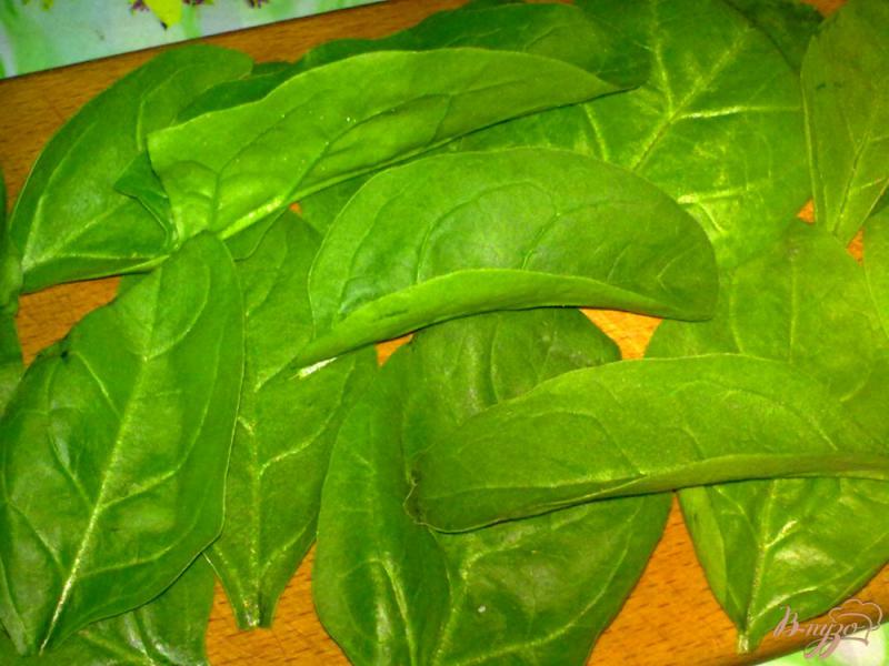 Фото приготовление рецепта: Салат со шпинатом шаг №1