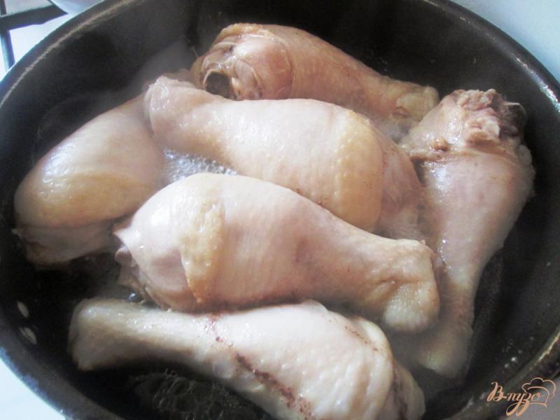 Фото приготовление рецепта: Куриная голень под соусом шаг №1