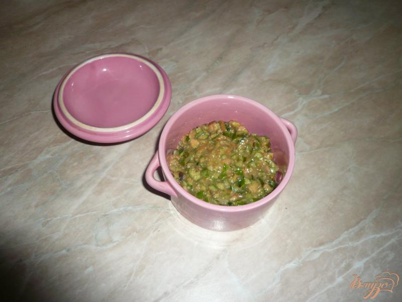 Фото приготовление рецепта: Йогуртовый завтрак с фейхоа и овсяными хлопьями шаг №4