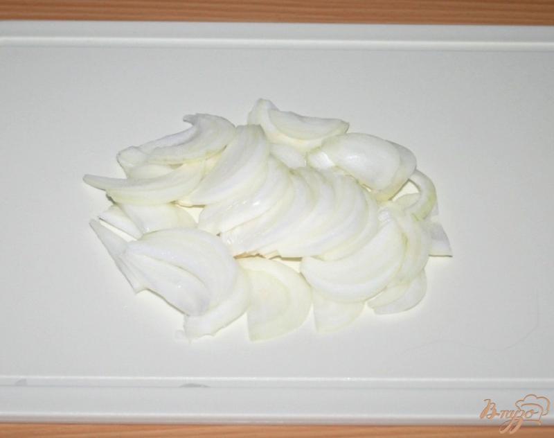 Фото приготовление рецепта: Тушеная капуста с тыквой, яблоком и курицей шаг №5