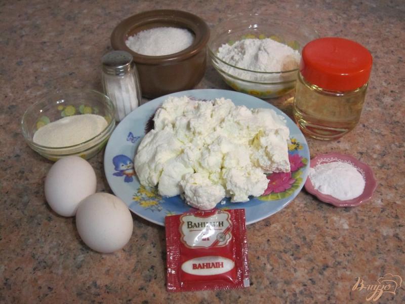 Фото приготовление рецепта: Сырники с манкой шаг №1