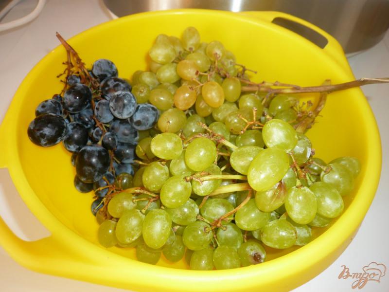 Фото приготовление рецепта: Варенье из винограда в мультиварке шаг №1