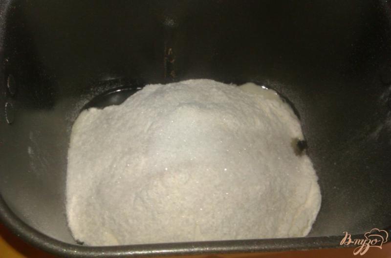 Фото приготовление рецепта: Белый хлеб в хлебопечке шаг №4