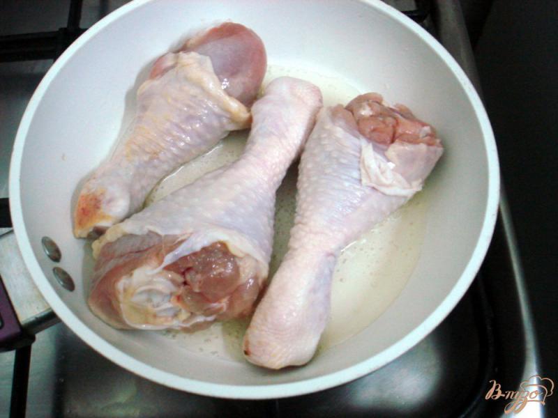Фото приготовление рецепта: Куриные голени в сырном соусе шаг №1