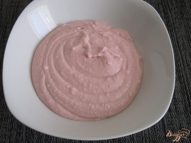 Фото приготовление рецепта: Тарталетки с ягодно-творожным кремом шаг №5