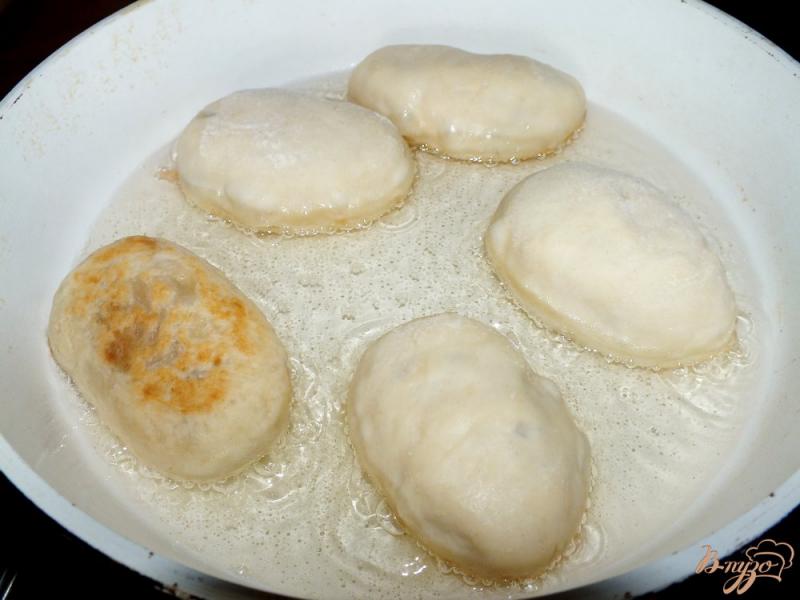 Фото приготовление рецепта: Пирожки на сметане с капустой шаг №12