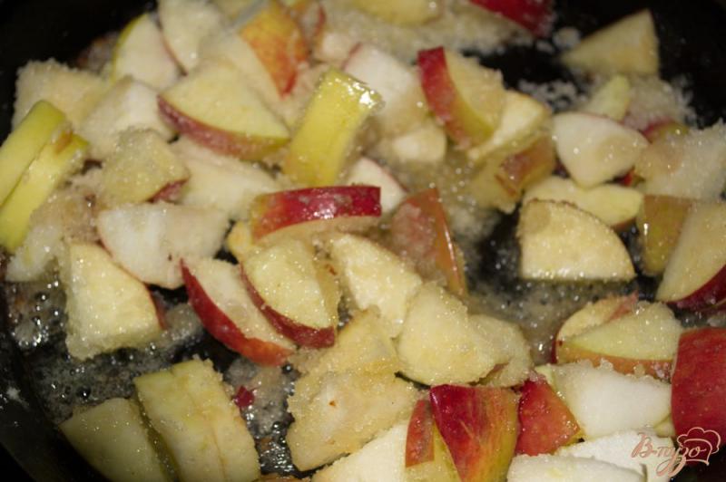 Фото приготовление рецепта: Пшенная каша томленая в духовке с яблоком шаг №2