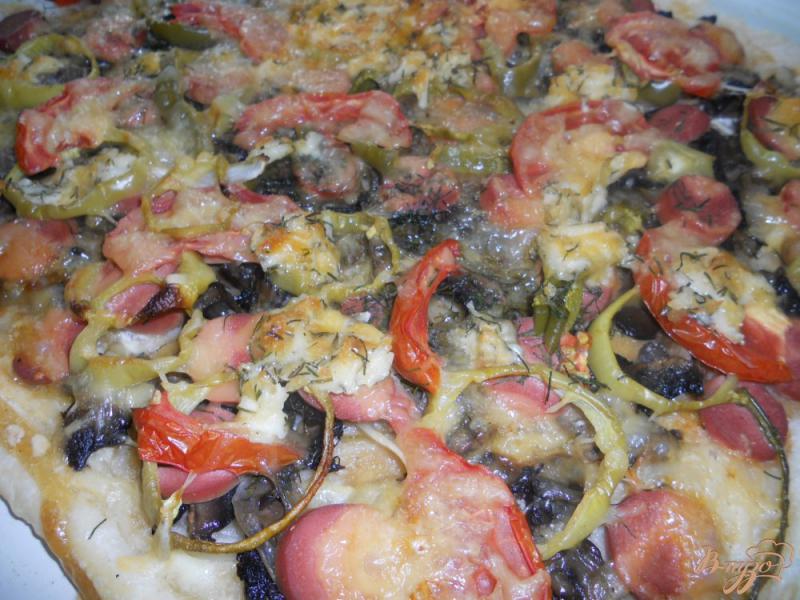 Фото приготовление рецепта: Пицца с жареными грибами шаг №8