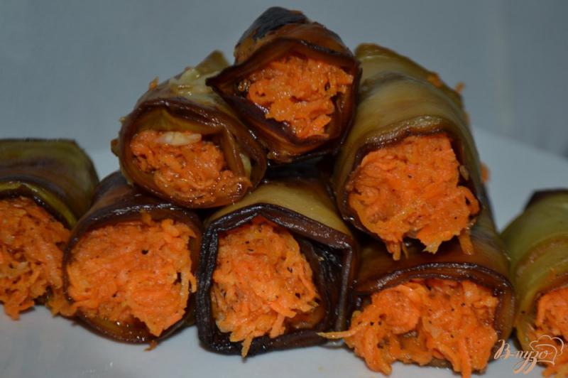 Фото приготовление рецепта: Рулеты из баклажан с корейской морковью шаг №4