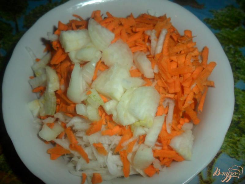 Фото приготовление рецепта: Салат с белой редьки шаг №2