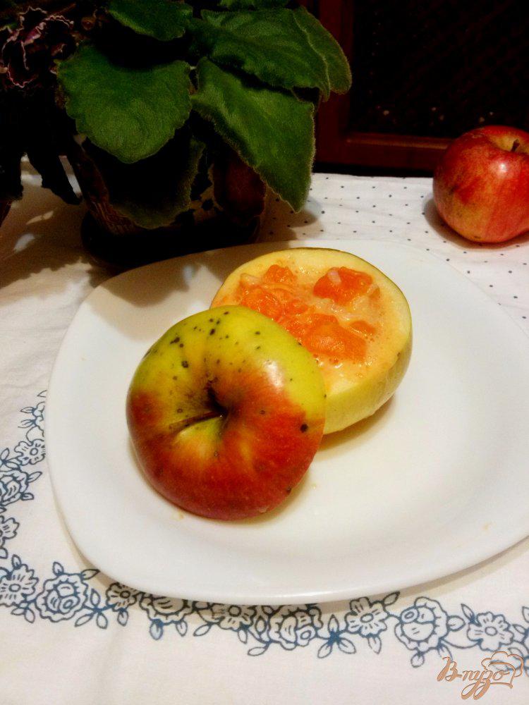 Фото приготовление рецепта: Тыквенная каша запеченная в яблоке шаг №5