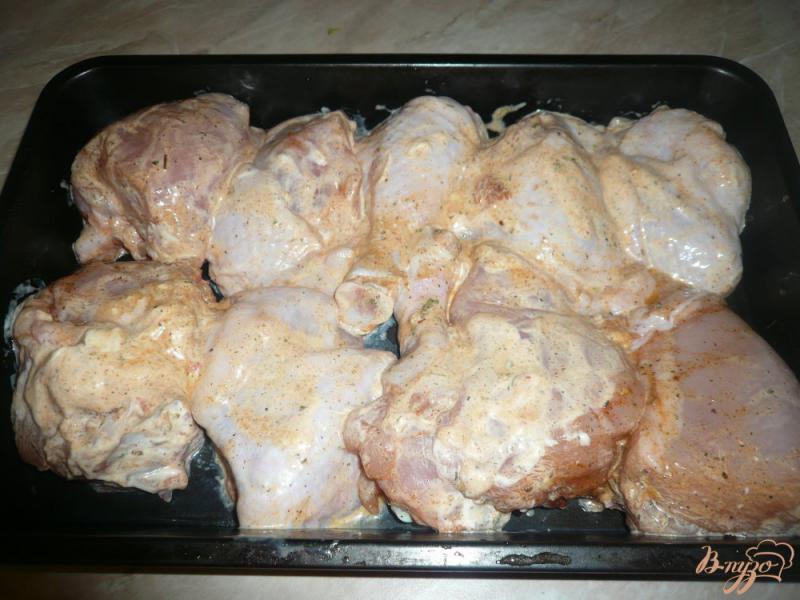 Фото приготовление рецепта: Курица зажаренная в духовке шаг №5