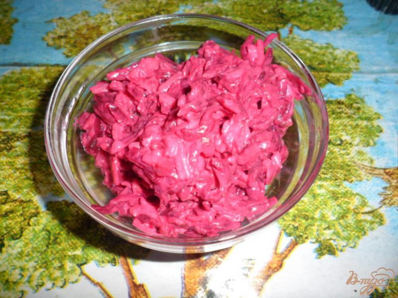 Фото приготовление рецепта: Картофельносвекольный салат « Простота» шаг №7