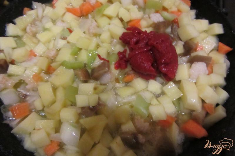 Фото приготовление рецепта: Баклажаны тушенные с овощами по-селенски шаг №8