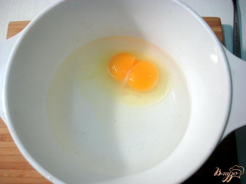 Фото приготовление рецепта: Яйца пашот в микроволновке шаг №3