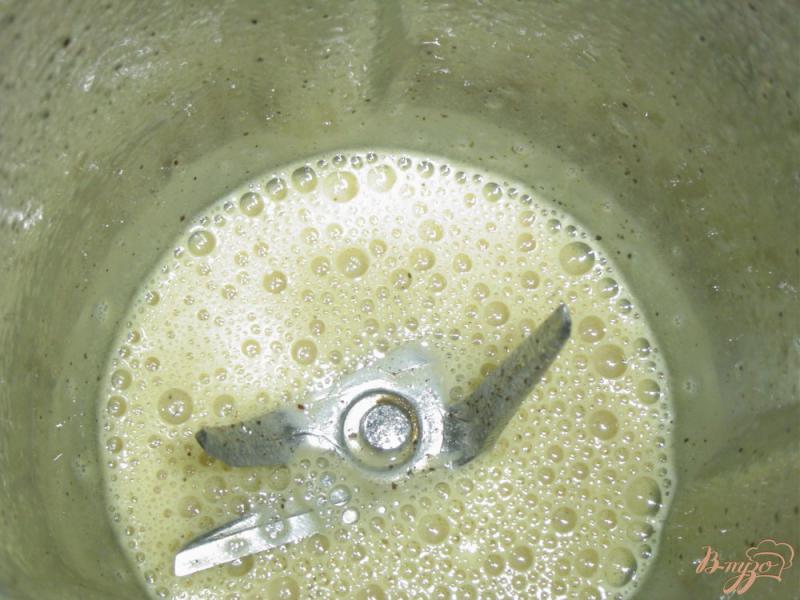 Фото приготовление рецепта: Майонез на перепелиных яйцах с зеленью шаг №2