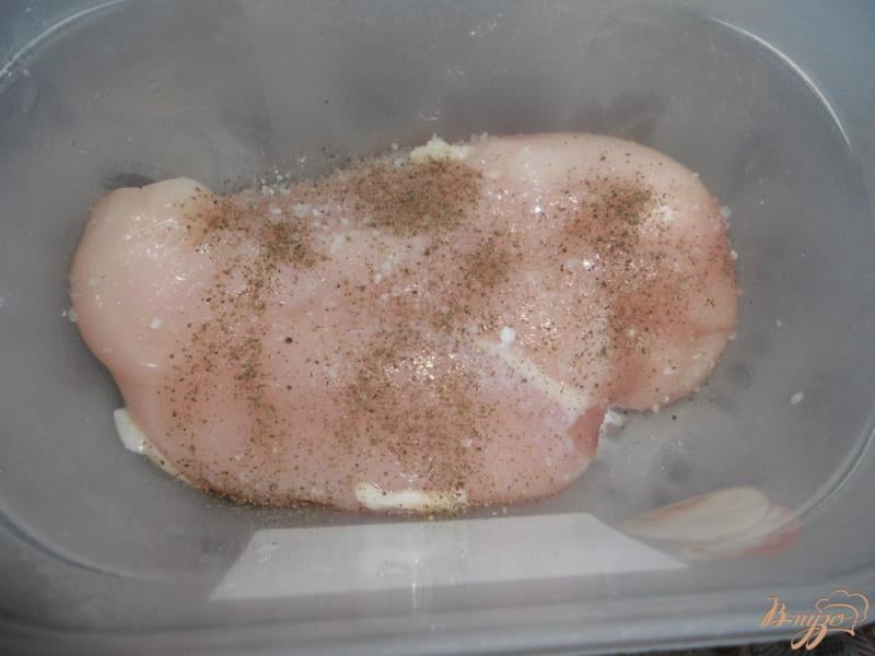 Фото приготовление рецепта: Куриная грудка в панировке из кунжута шаг №2