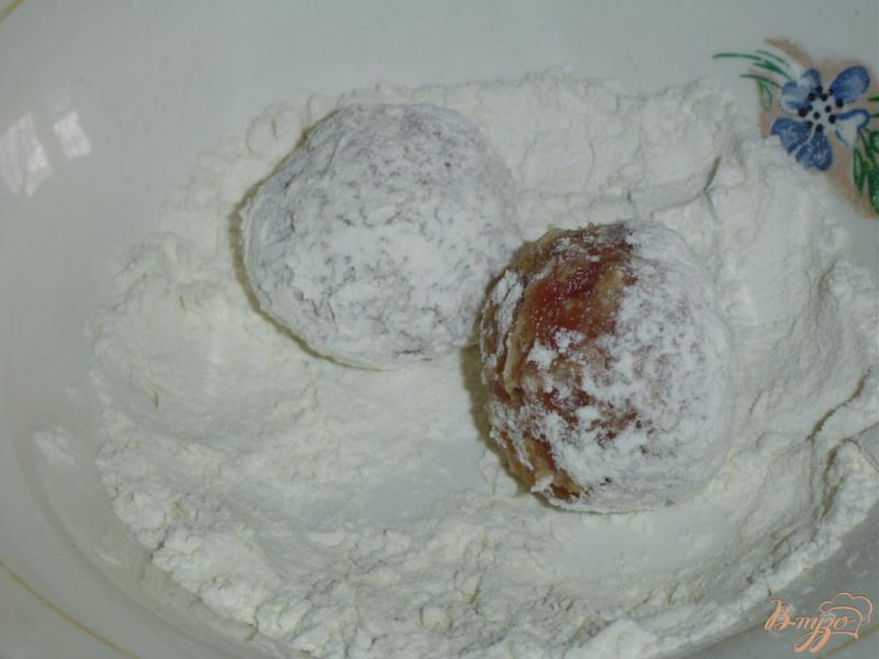Фото приготовление рецепта: Праздничный пирог с тефтелями шаг №3