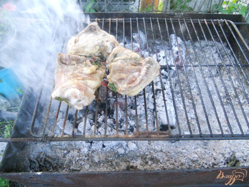 Фото приготовление рецепта: Куриные бедра в маринаде с эстрагоном шаг №5