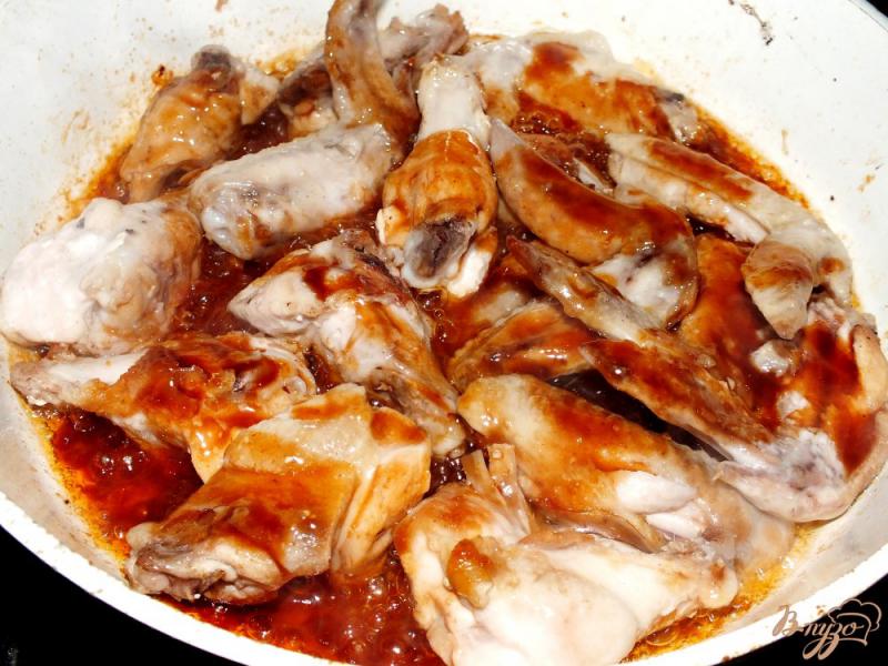 Фото приготовление рецепта: Куриные крылья «От бабульки» шаг №3