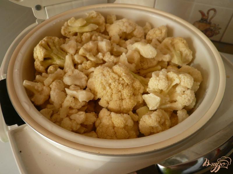 Фото приготовление рецепта: Куриная грудка с гарниром из цветной капусты шаг №5